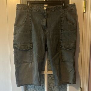 WOMENS STRETCH BLUE JEANS CARGO LONG SHORTS SIZE 16 MISSY